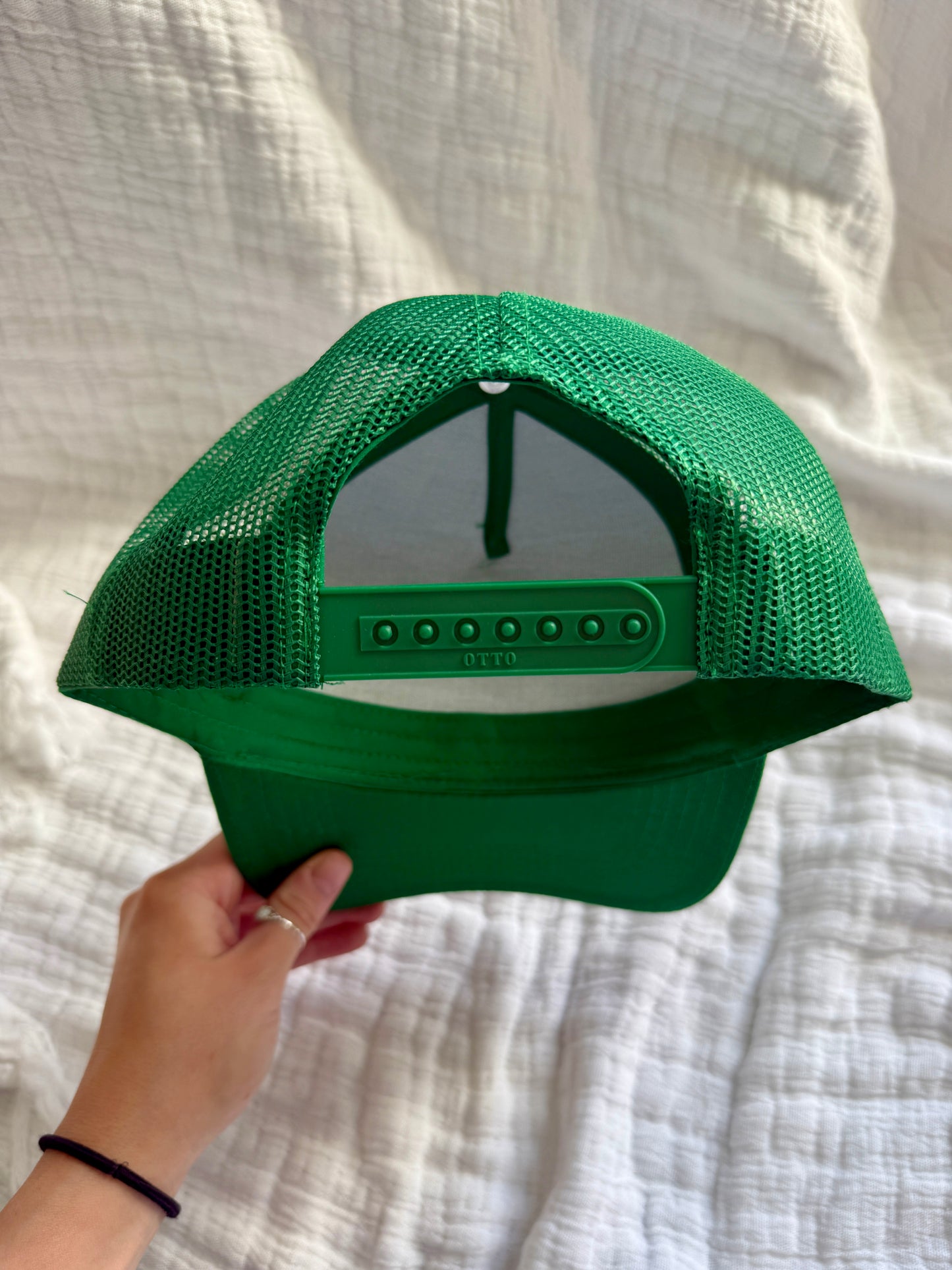 BIRDS trucker hat