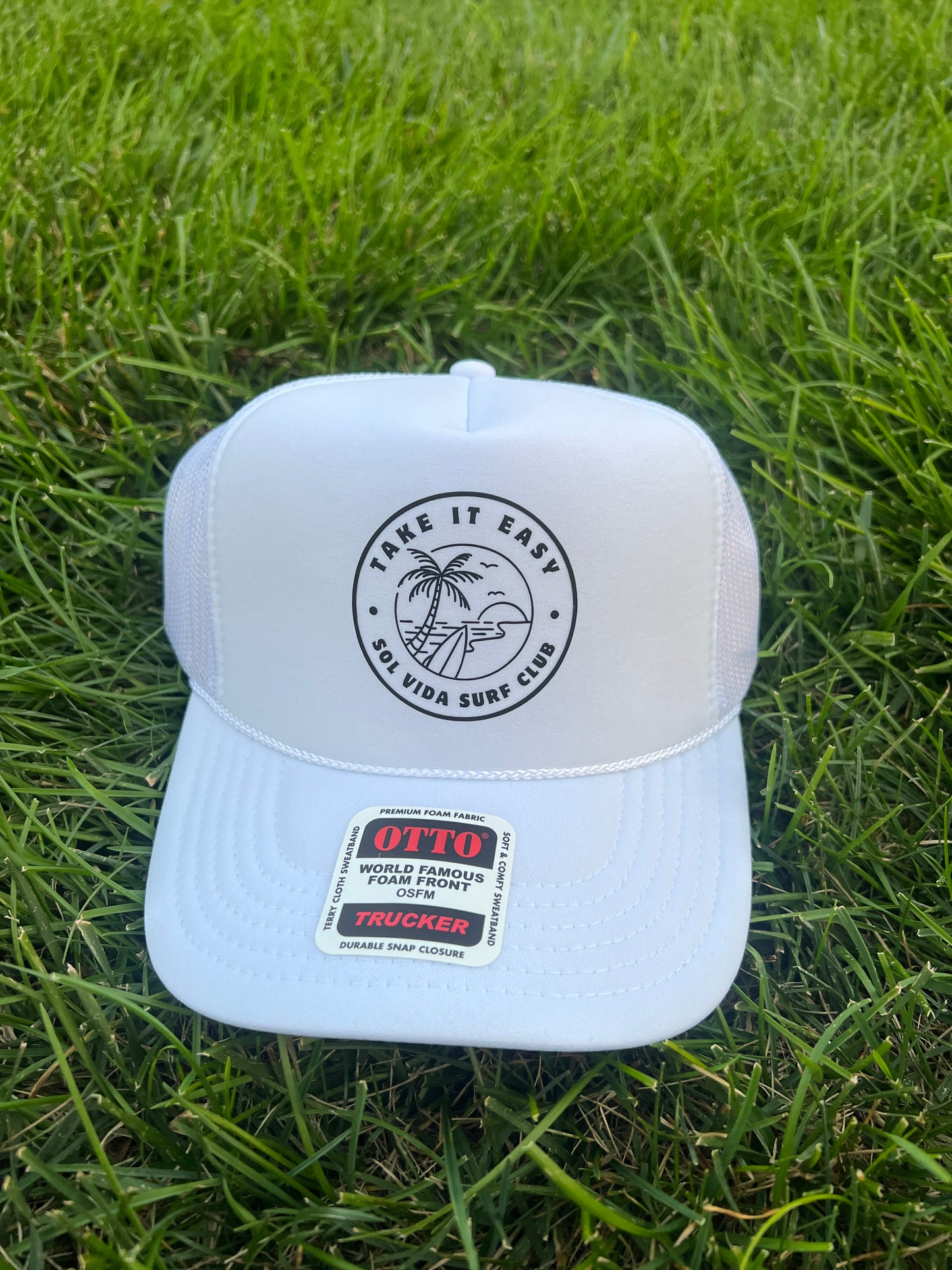 sol vida surf club trucker hat