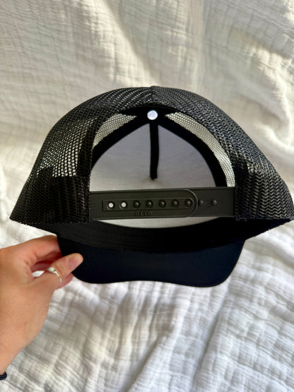 BIRDS trucker hat